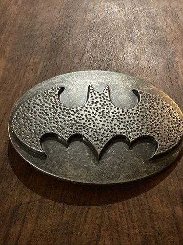 Batman belt buckle textured