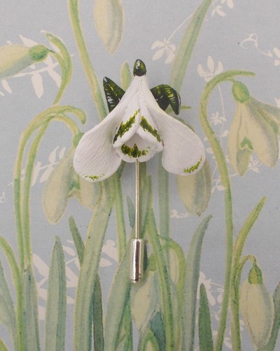 White snowdrop pin - white,