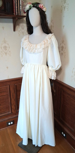 Vtg 1970s ivory - ivory, romantic