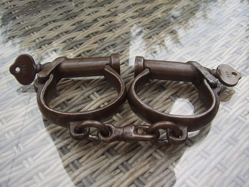 Handcuffs 1943 ww2 ruben - ww2,