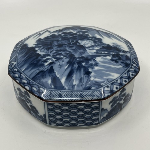Tiffany asian blue white - tiffany,