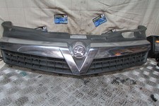 VAUXHALL ASTRA 3DR MK5 3 54-10 SRI FRONT CHROME GRILL AND BADGE  #QT138