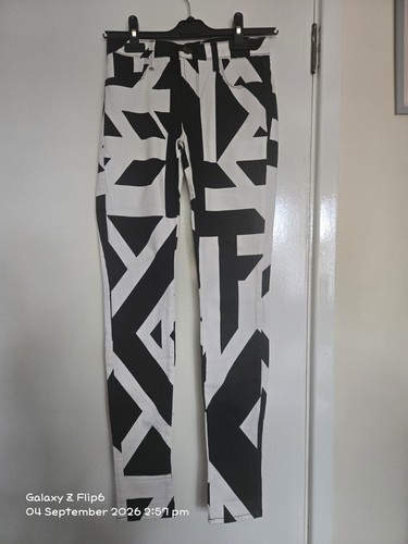 Brand abstract super skinny - abstract,