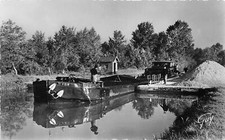 Lot 77 la genevraie l ecluse et le canal du loing france real photo boat