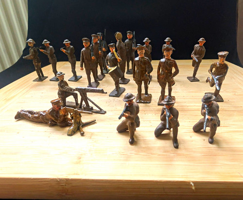 Vintage lead metal soldiers - vintage,