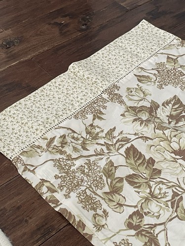 Pair vintage standard - pair,