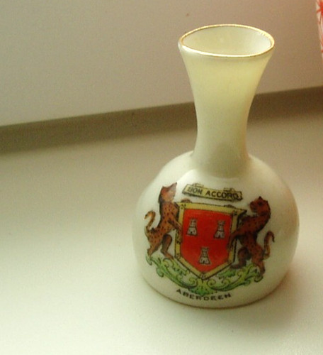 Vintage aberdeen crested ware - vintage,
