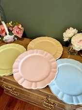 7pc Scalloped Stoneware Dinner