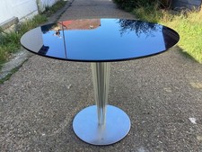 Round Restaurant tables Large and small used in excellent condition 
