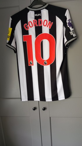 Gordon newcastle united match - newcastle,
