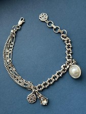 Alexander McQueen Color silver pearl and swarovski crystal bracelet