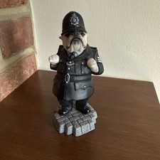 Robert Harrop Doggie People White Bulldog Police Sergeant Figurine DP153. 