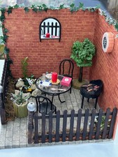 Dolls House Miniature - Garden Courtyard Diorama / Room Scene - 1/12th