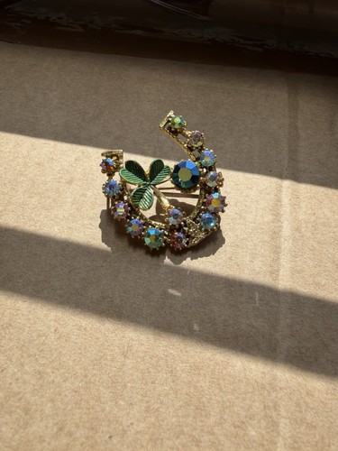 Gold tone enamel horseshoe - tone,