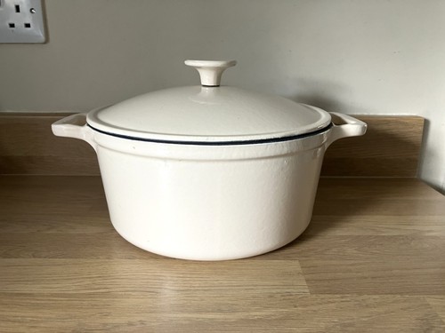 Large cast iron casserole - cast,