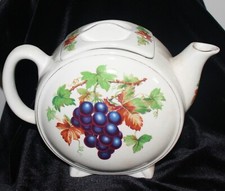 Vintage Ringtons Maling Ware Berry Teapot 1930's.
