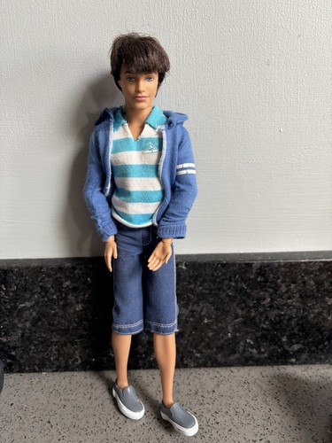 Vintage ken doll 2009 mattel - ken, c