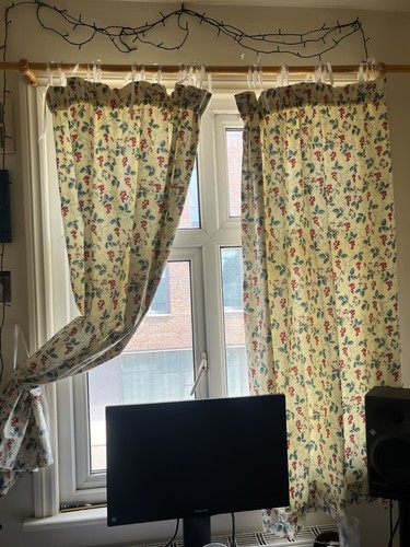 Laura ashley trailing - laura,