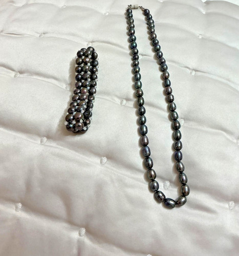 Peacock freshwater pearl