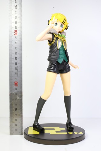 Vocaloid kagamine rin figure - vocaloid,