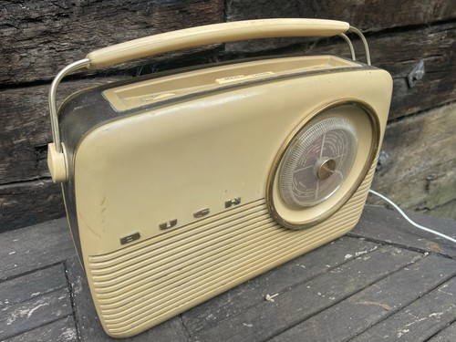 Big bush bakelite radio - radio, in