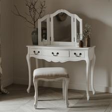 Stunning Juliette French