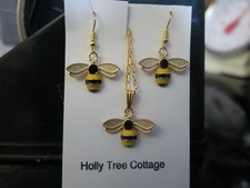 gorgeous enamelled bumble bee / gold plated earrings+ necklace set + gift bag