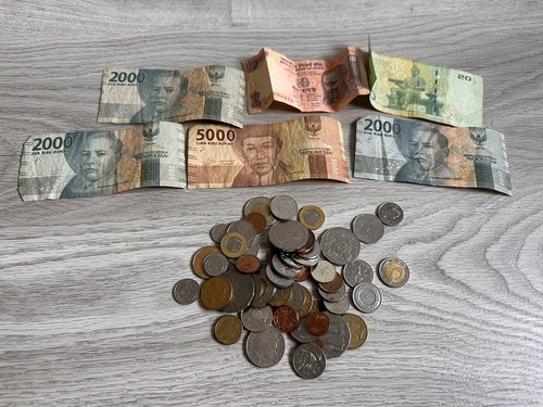 Foreign world paper money - paper,