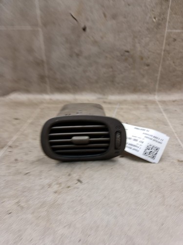 Chrysler voyager front - chrysler,