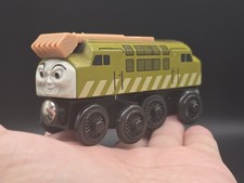 ⭐️ Vintage WOODEN Thomas