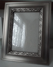 GREY METAL PHOTO FRAME/DECORATIVE/PICTURE FRAMES/COLLECTABLES/RETRO/PEWTER