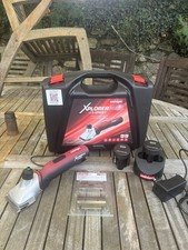 Heiniger Xplorer Pro Cordless Horse Clipper 2-Battery