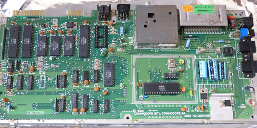 Commodore 250466 - c,