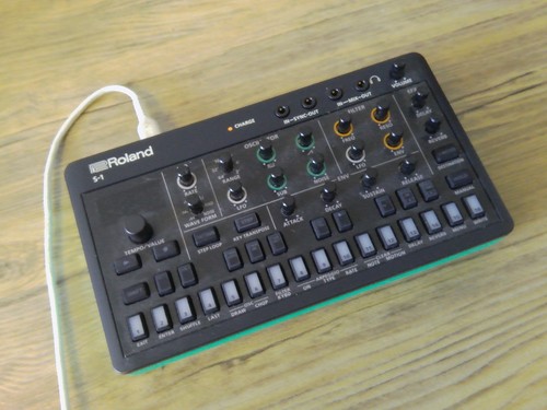 Roland tweak synthesizer - roland,