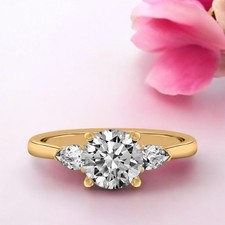 Round Cut Diamond Ring 18k