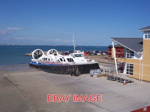 Photo hovercraft terminal - photo,