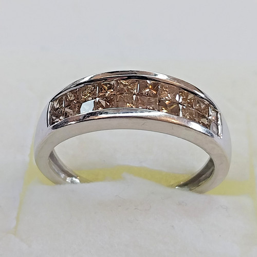 9ct white gold - white, 0.50ct