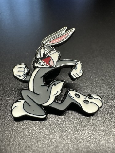 Bugs bunny pin badge - bugs,