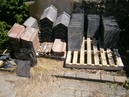 Recaimed black concrete ridge - black,