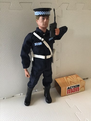 Action man cop - cop, no