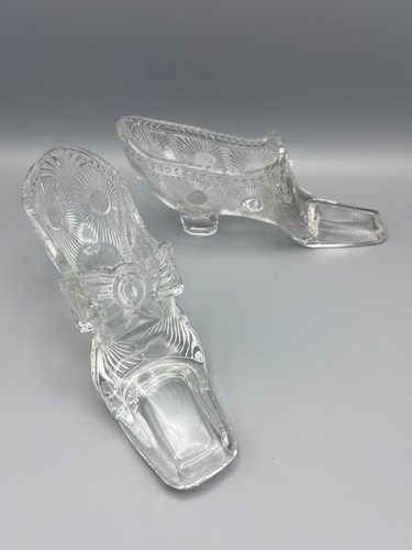 Vintage pressed glass - pressed, slippers