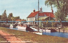 R466259 Norfolk Broads Hickling Pleasure Boat Inn J Salmon Cameracolour