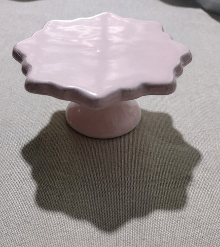 Pink cupcake pedestal vintage - pink,