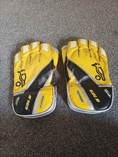 Kookaburra Wicket Keeping