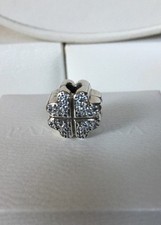 NEW-Pandora Petals Of