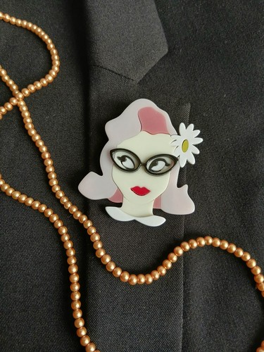 Vintage style brooch resin - vintage,