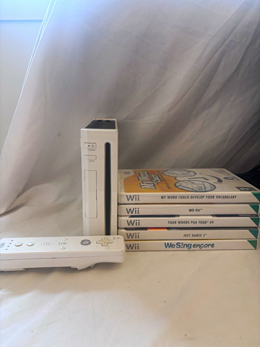 Nintendo wii console - nintendo,