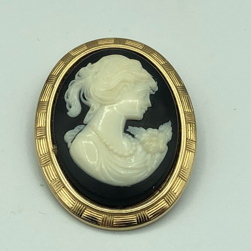 Vintage cameo brooch woman - cameo, woman's