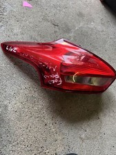 PASSENGERS TAIL LIGHT FORD