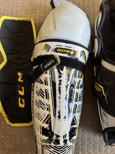 Ccm ice hockey knee pads - ice, tacks